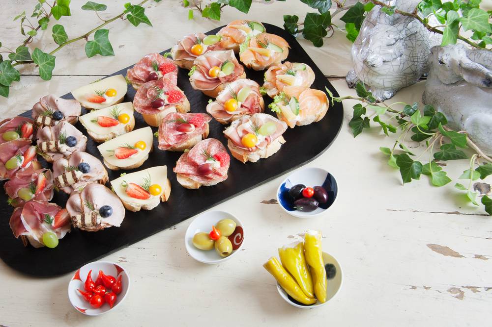 Quelle: B Jukic, B Jukic edeka, engen, veranstaltungsservice, holzky, partyfood, sandwich,