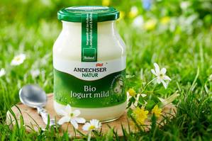 Quelle: Andechser Molkerei Scheitz, Andechser Molkerei Scheitz Genuss und Qualität, Hand in Hand: Andechser Molkerei Produkte sind unter anderem bioland zertifiziert.